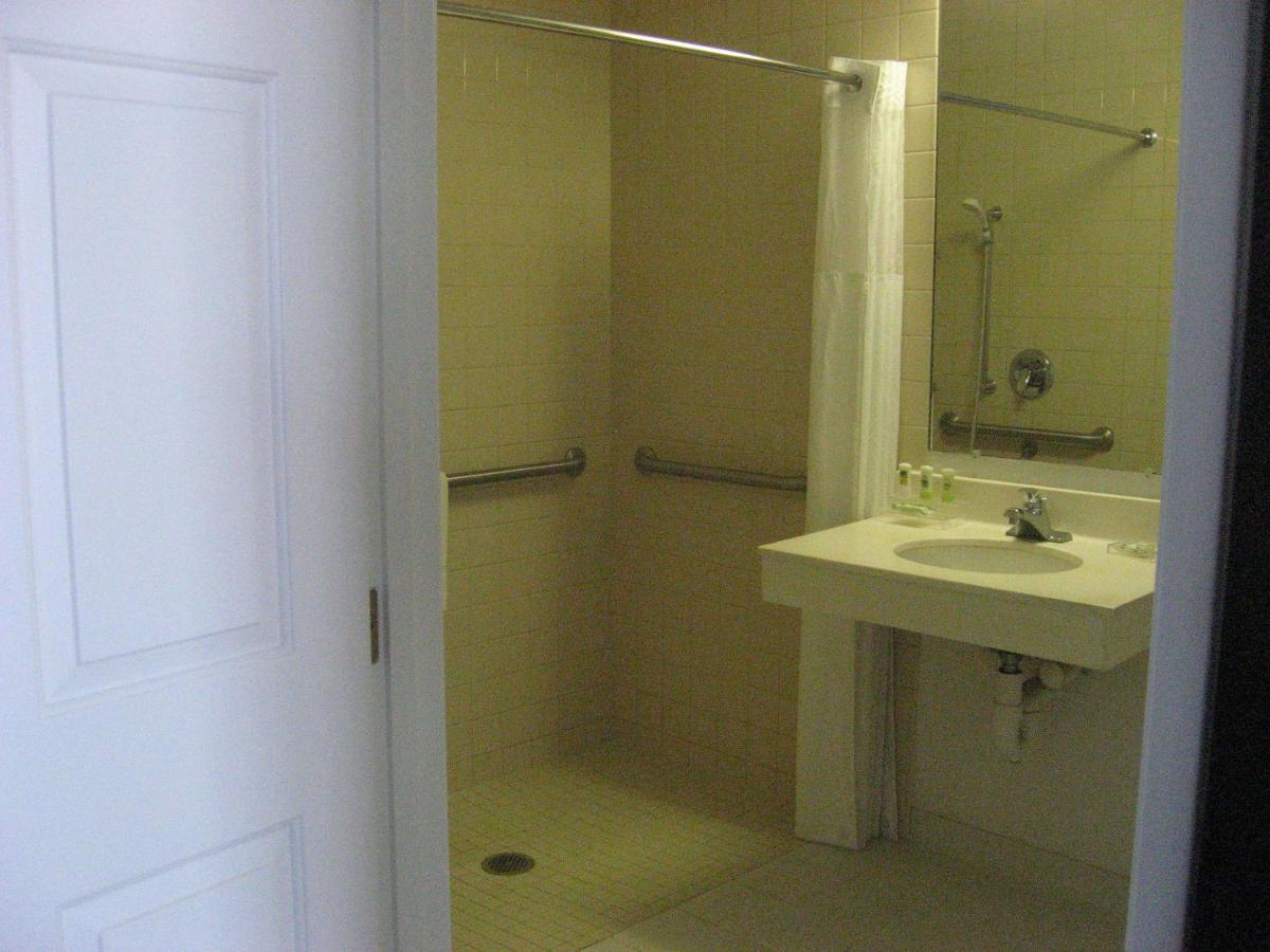 Country Inn & Suites By Radisson, Wausau, Wi Schofield Room photo